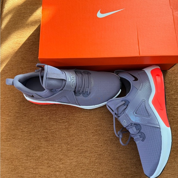 NIKE W AIR MAX BELLA TR5 - Picture 10 of 11